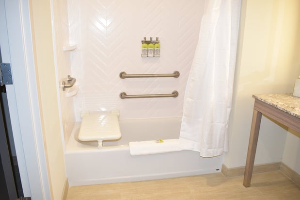 Images Holiday Inn Kansas City - Northeast by IHG