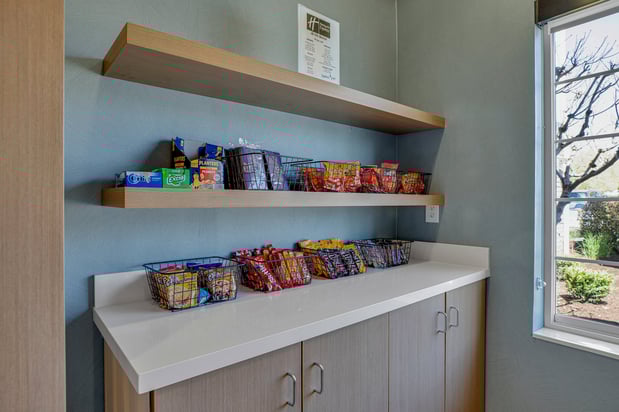 Images Holiday Inn Express & Suites Portland-Jantzen Beach by IHG