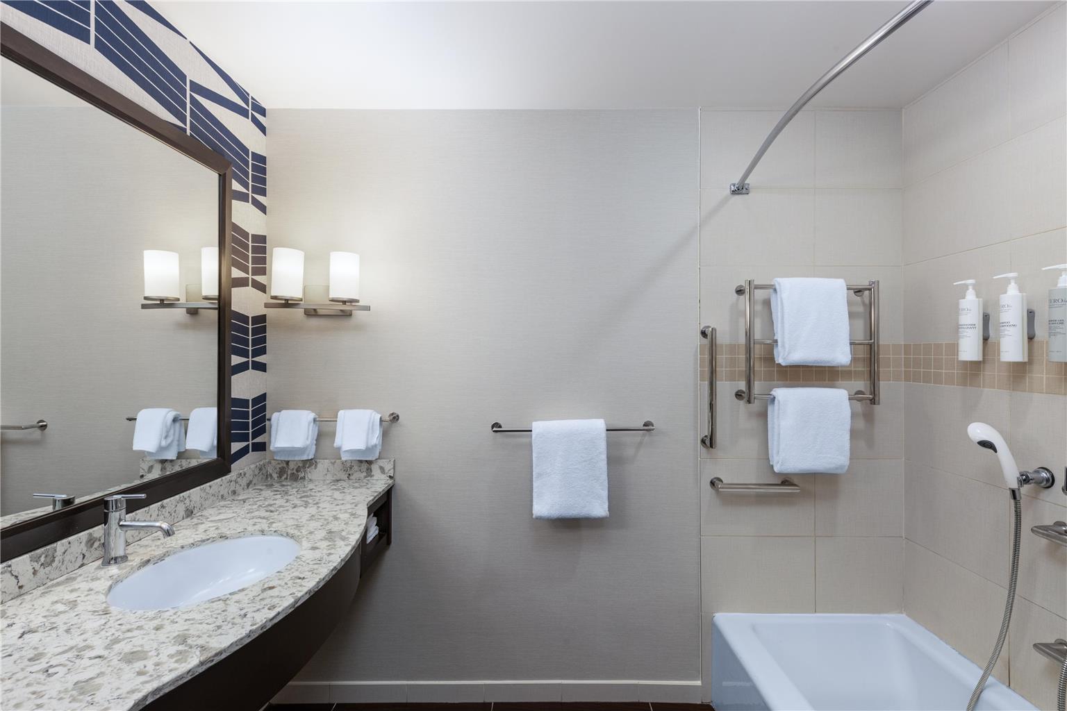 Guest room bath