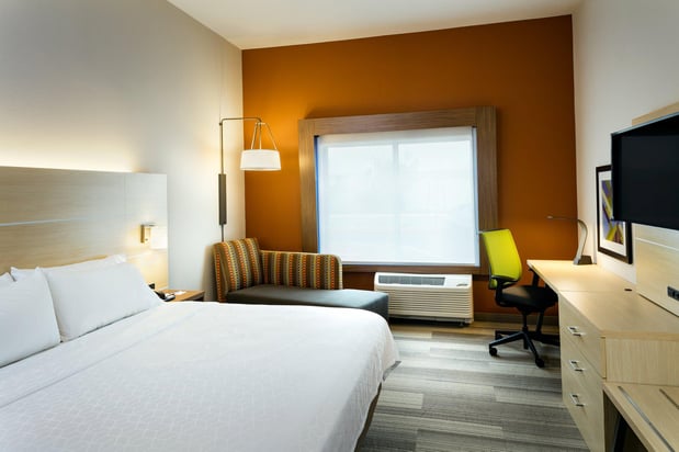 Images Holiday Inn Express & Suites Medford by IHG