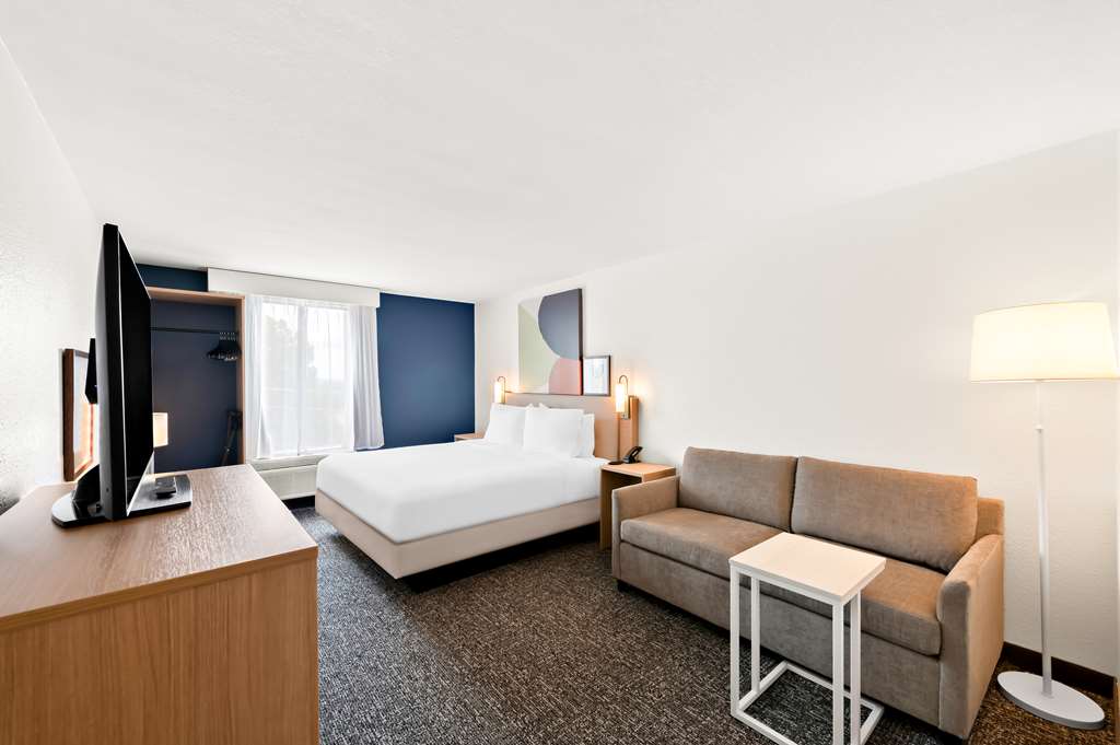 Guest room