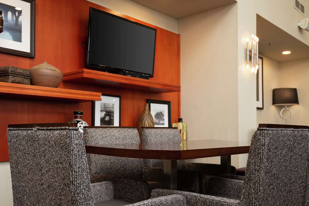 Images Hampton Inn & Suites by Hilton Barrie