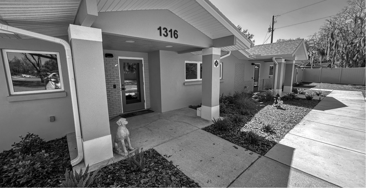 Gregory Veterinary Clinic – Main Entrance