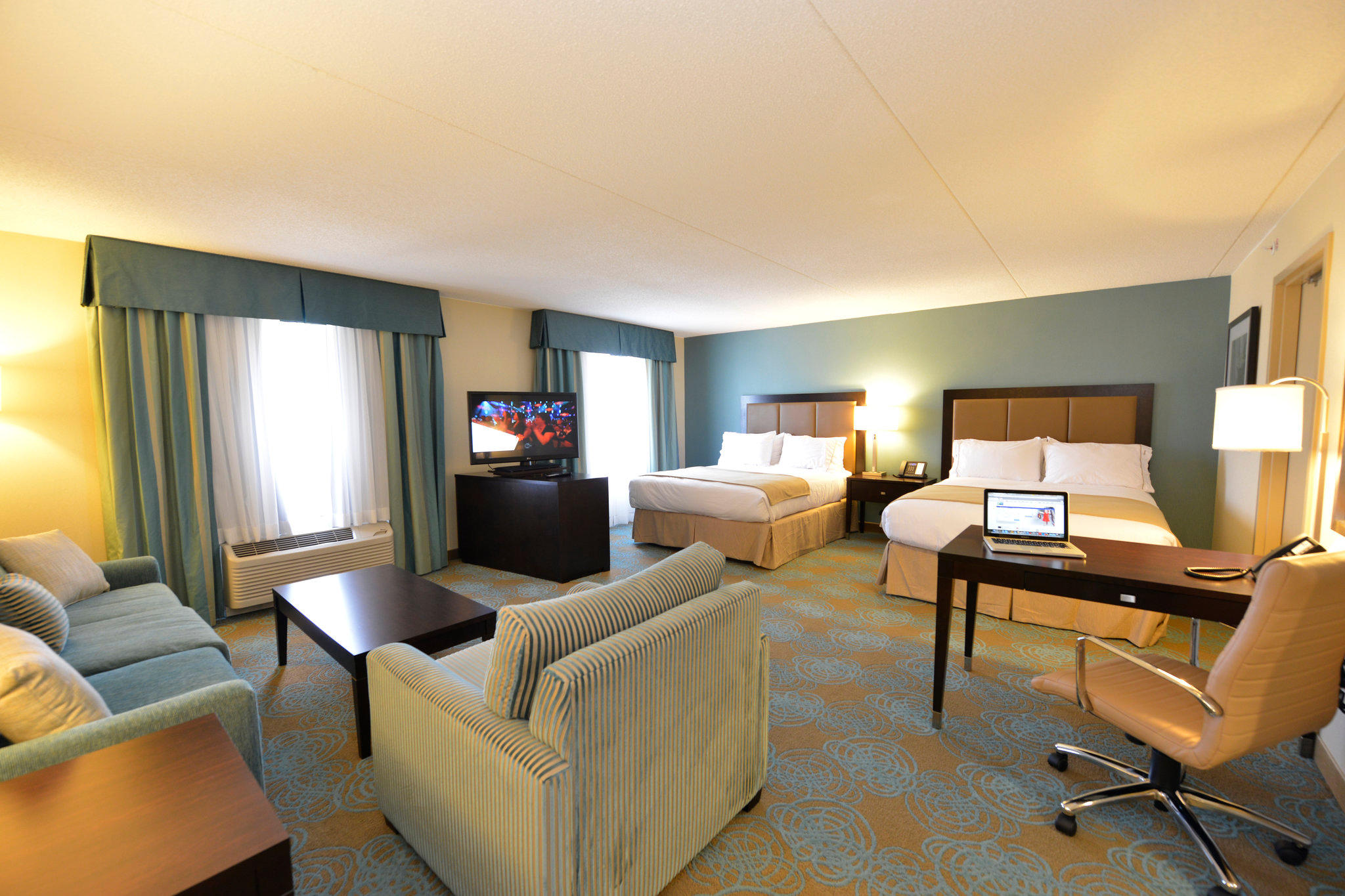 Images Holiday Inn Express & Suites Waterloo - St. Jacobs Area, an IHG Hotel