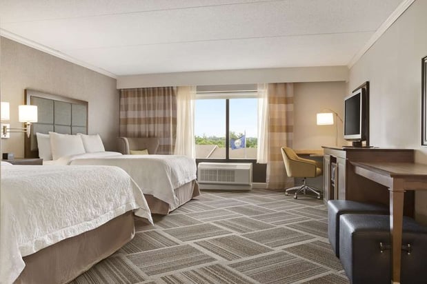 Images Hampton Inn & Suites Manchester-Bedford