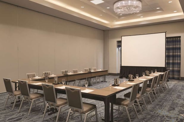 Images Embassy Suites by Hilton The Woodlands® at Hughes Landing