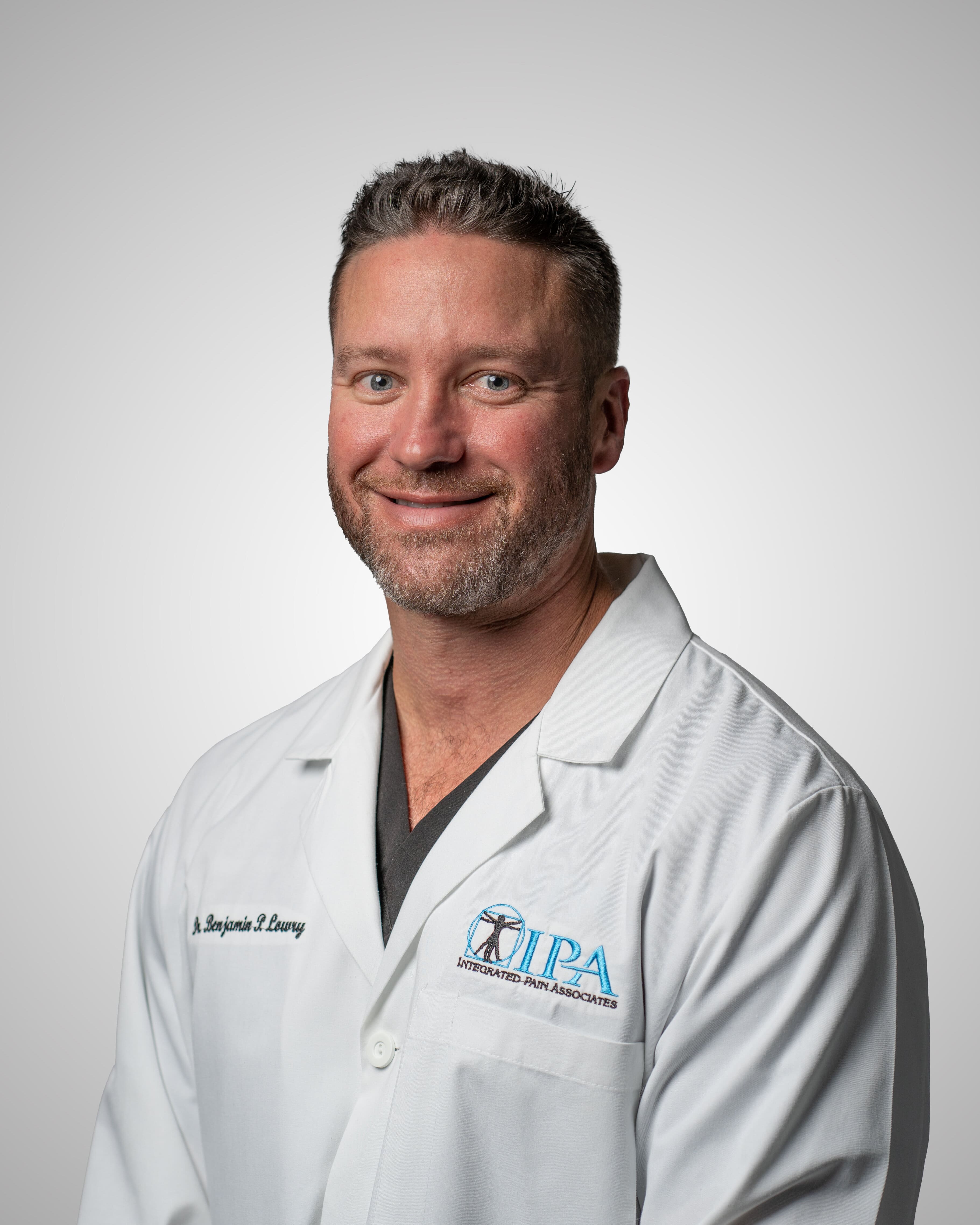 Dr. Benjamin Lowry
Board-Certified in Anesthesiology & Interventional Pain Management