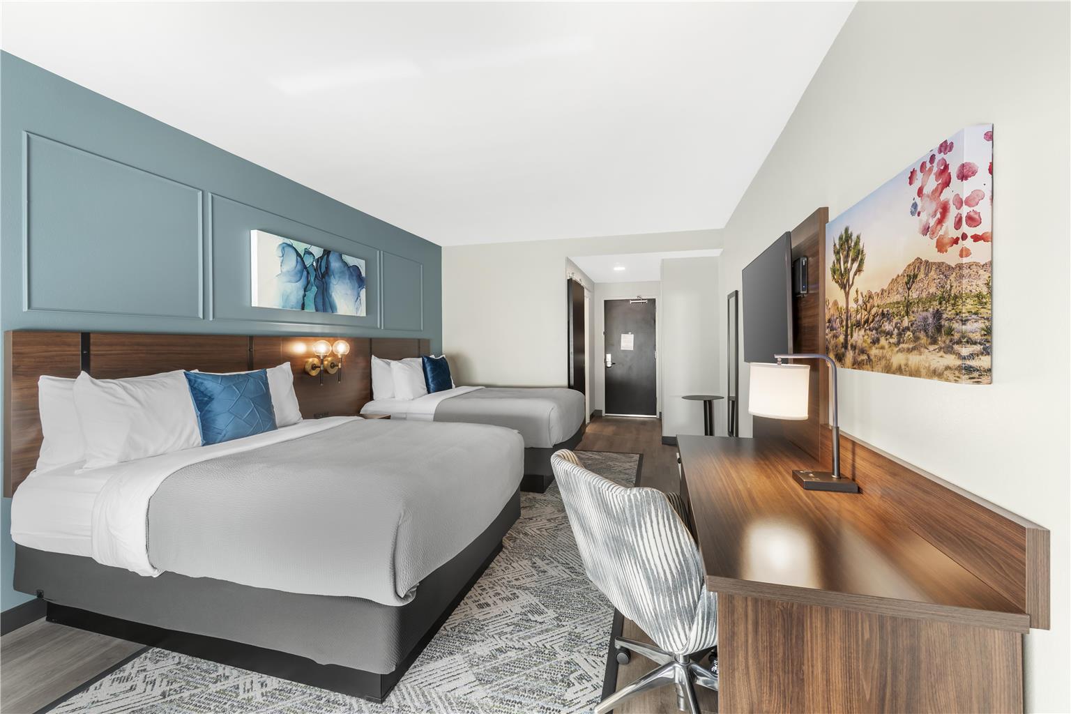 Double Queen Guestroom