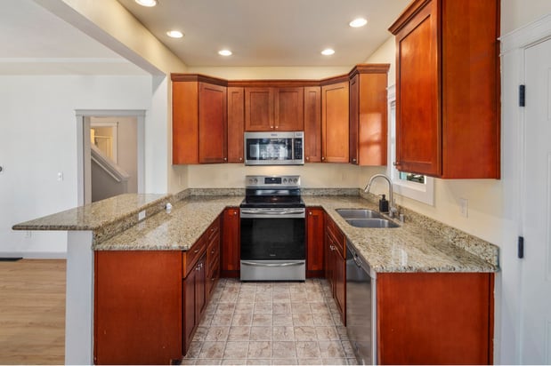 Images Robert Ott - Raintown Realty