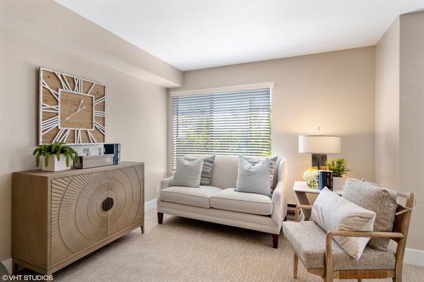 Images Cadence at Millbrae