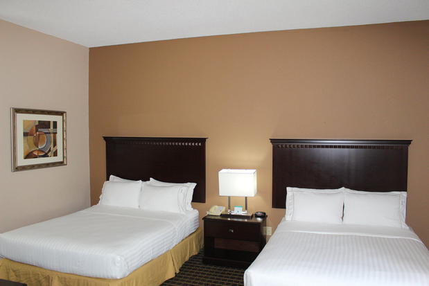 Images Holiday Inn Express & Suites Kansas City-Liberty (Hwy 152) by IHG