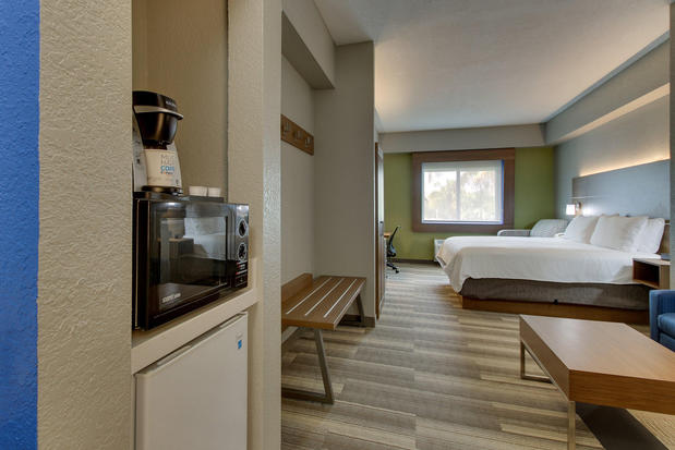Images Holiday Inn Express West Palm Beach Metrocentre by IHG