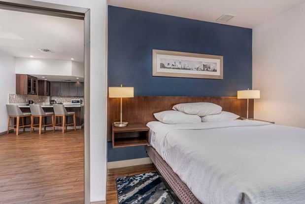 Images Embassy Suites by Hilton Indianapolis Downtown