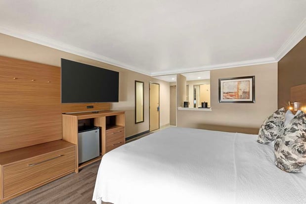 Images Best Western Plus Newport Mesa Inn