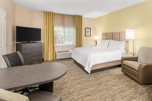 Images Candlewood Suites Destin-Sandestin Area, an IHG Hotel