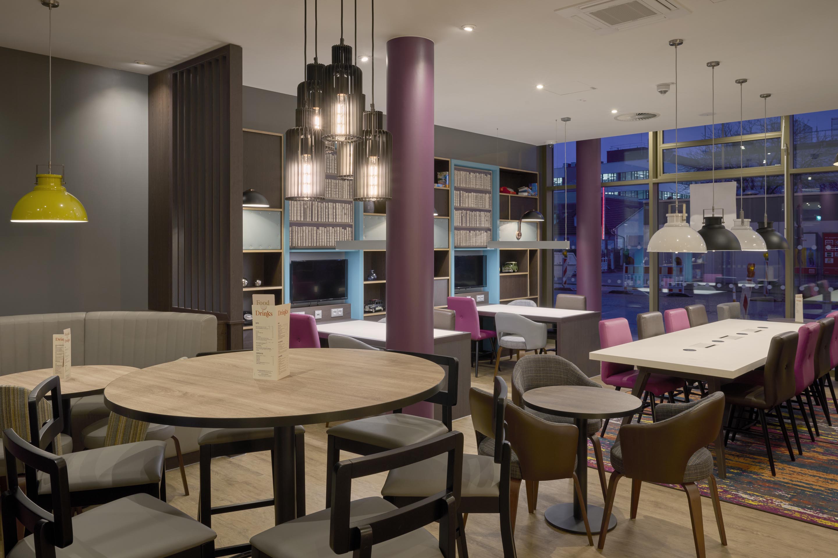 Premier Inn Stuttgart Zuffenhausen Hotel, Strohgäustraße 11 in Stuttgart