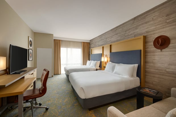 Images Holiday Inn & Suites Nashville Downtown - Broadway by IHG