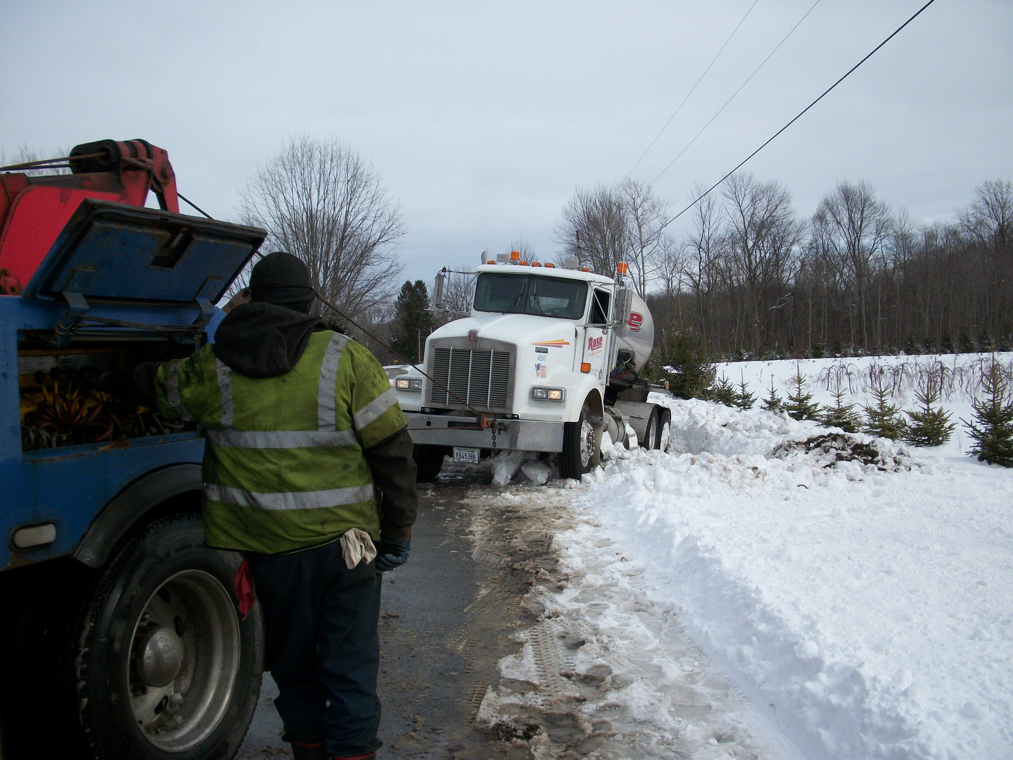 Hasse's Towing & Crane Service Image