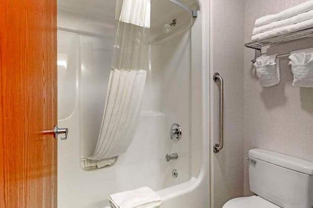 Images Best Western Plus Berkshire Hills Inn & Suites