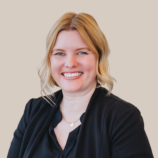 Holly Kelly headshot.