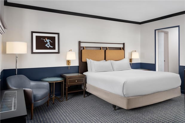 Images Hilton Orrington/Evanston