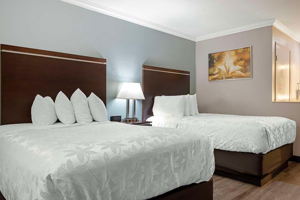 Double bed room Best Western Courtesy Inn Hotel - Anaheim Resort Anaheim (714)772-2470