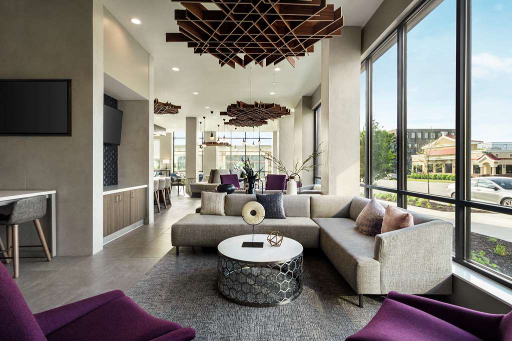 Lobby Home2 Suites by Hilton Minneapolis University Area Minneapolis (612)473-4662