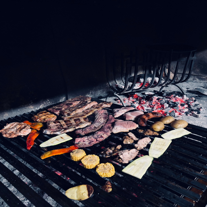 Images Tu Lugar Brasas y Tapas