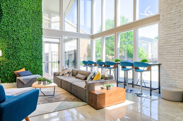 Images Vie at University Downs