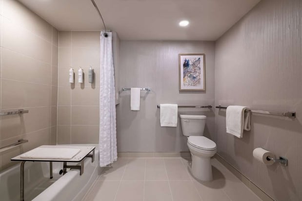 Images Embassy Suites by Hilton Tulsa I-44