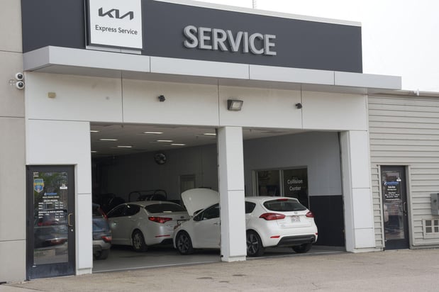 Images Russ Darrow Kia of Madison Service Center