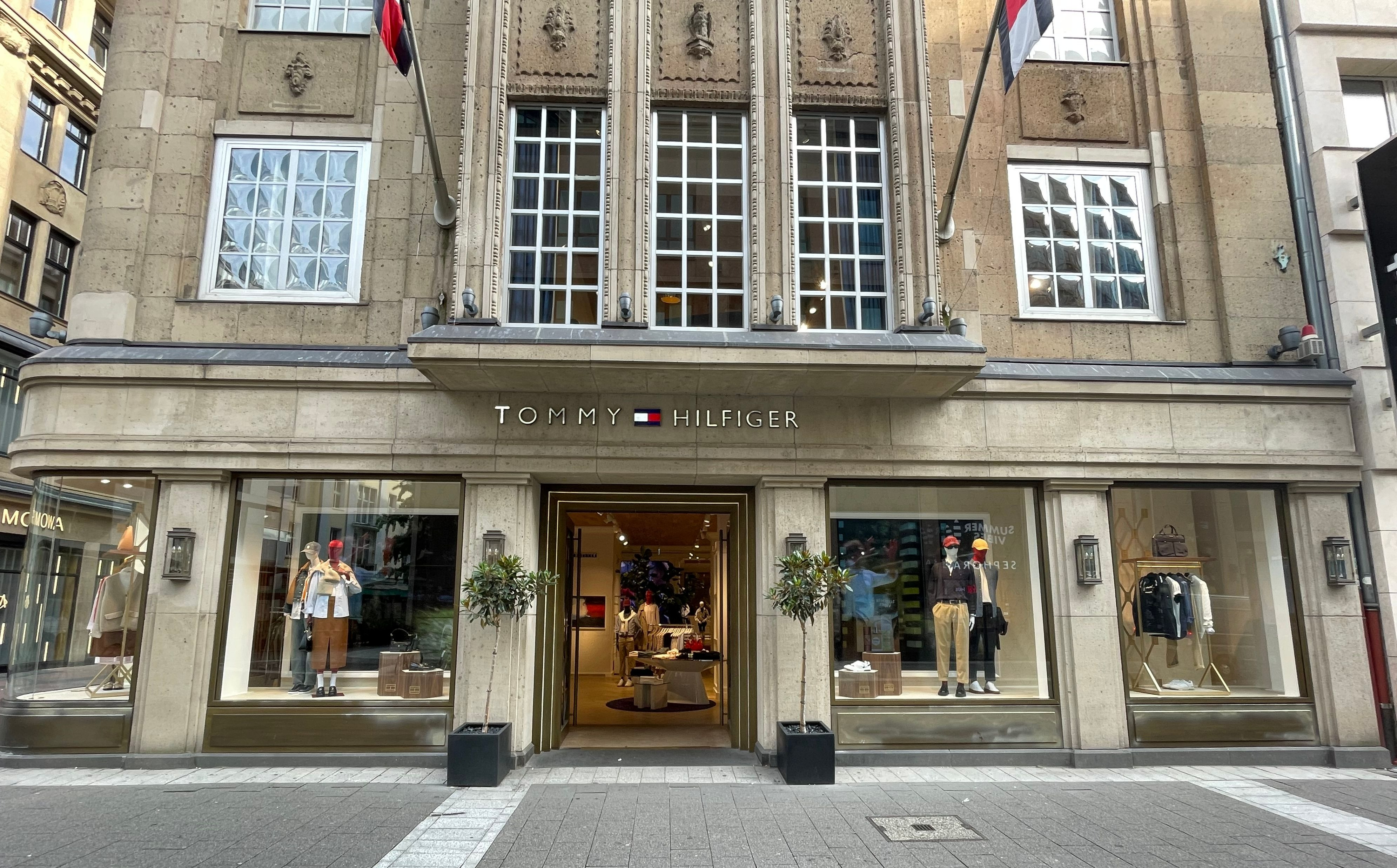 Tommy Hilfiger in Düsseldorf - Logo