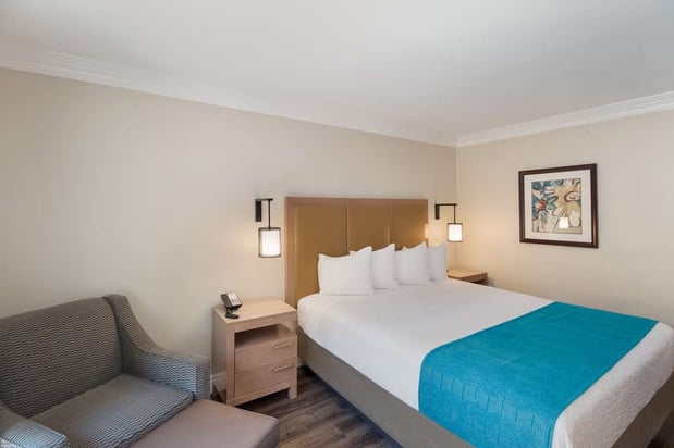 Images Best Western Woodland Hills Inn