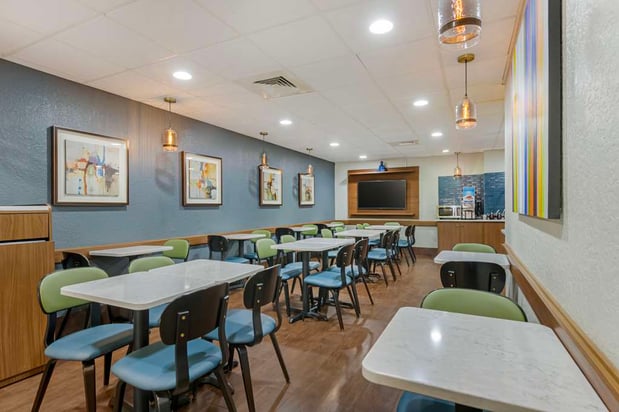 Images Best Western Plus Universal Inn