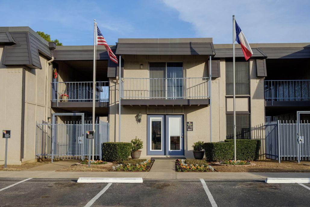 Denton North Apartments Photo