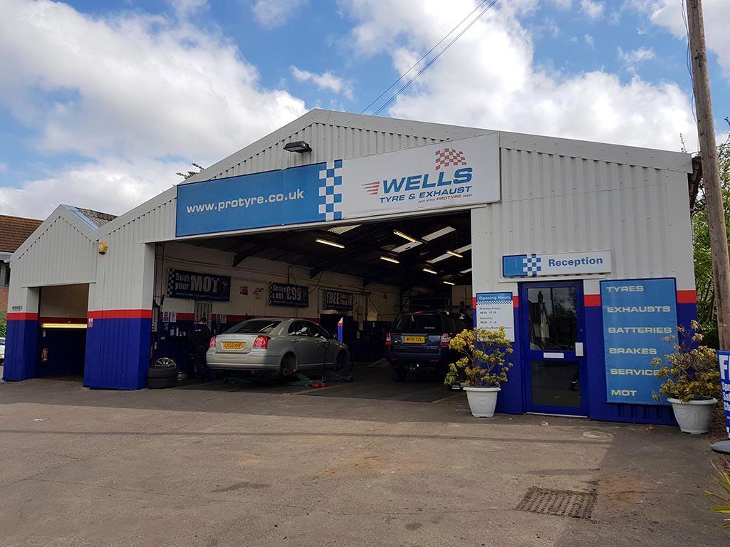 Images Wells Tyre Services - Team Protyre