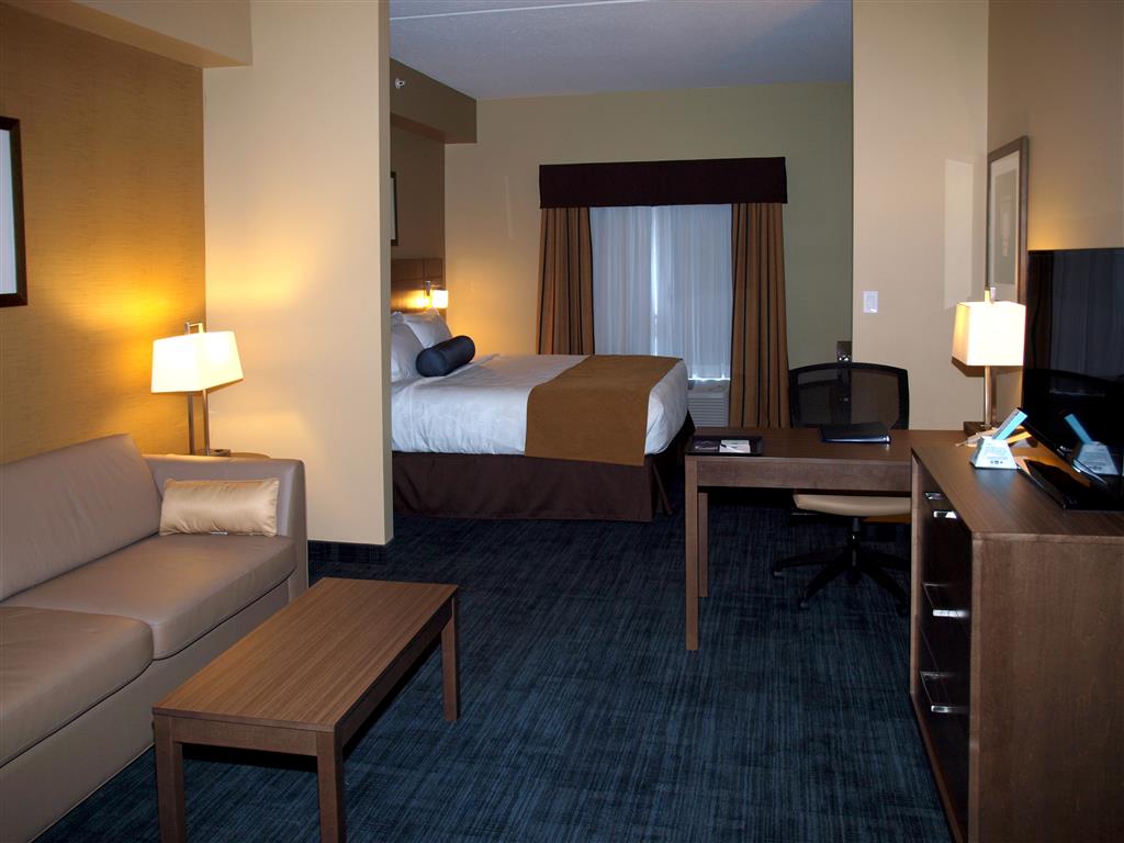 King Suite with Jetted Tub Best Western Plus Winnipeg West Headingley (204)594-2200