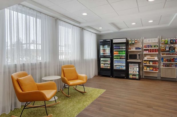 Images Spark by Hilton Rochester University Area