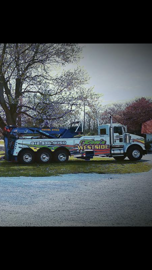 Providing expert car towing and roadside service! Ken's Westside Service & Towing Bloomington (812)336-9050
