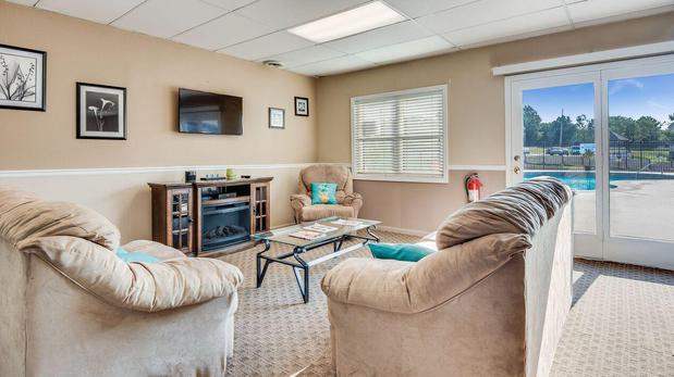 Images Applewood At The Cove Apartments