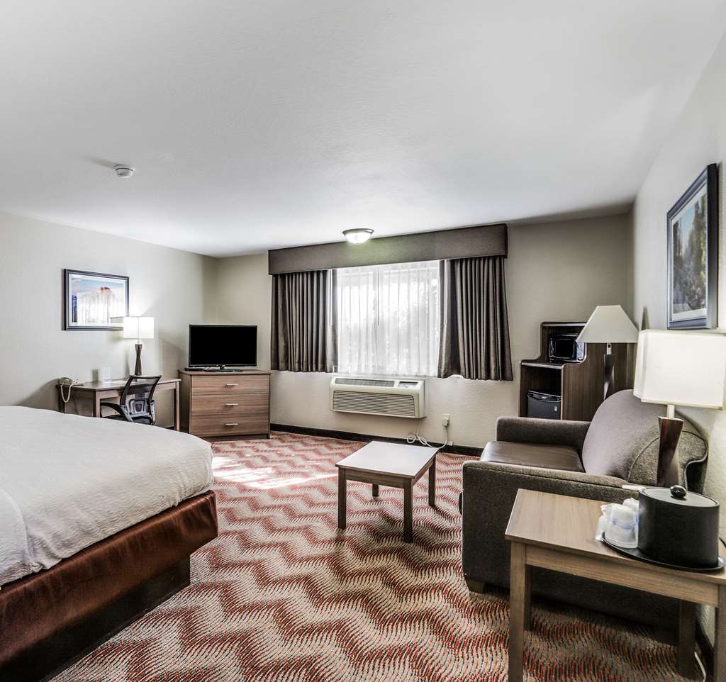 Deluxe King Room