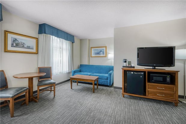 Images SureStay Plus by Best Western Elizabethtown Hershey