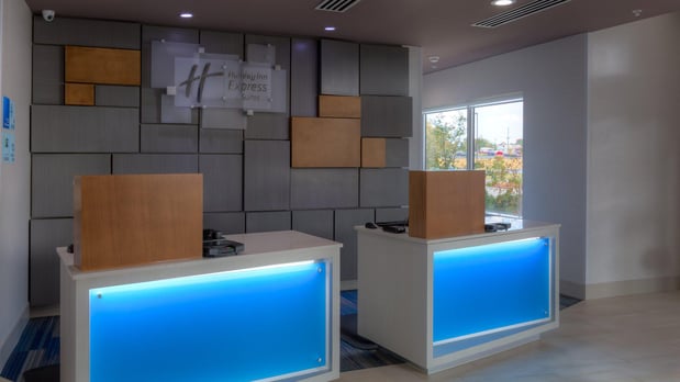 Images Holiday Inn Express & Suites Tulsa Midtown by IHG