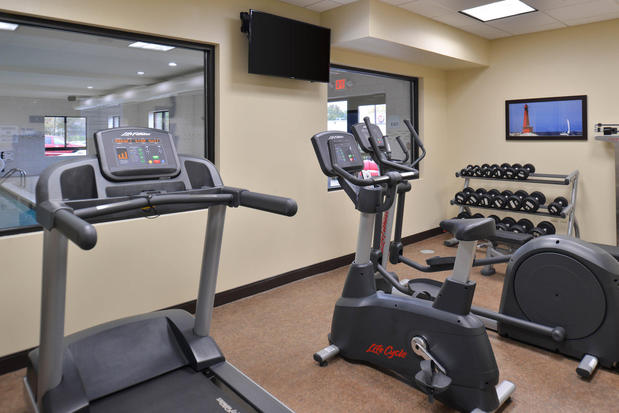 Images Holiday Inn Express & Suites Dearborn SW - Detroit Area by IHG