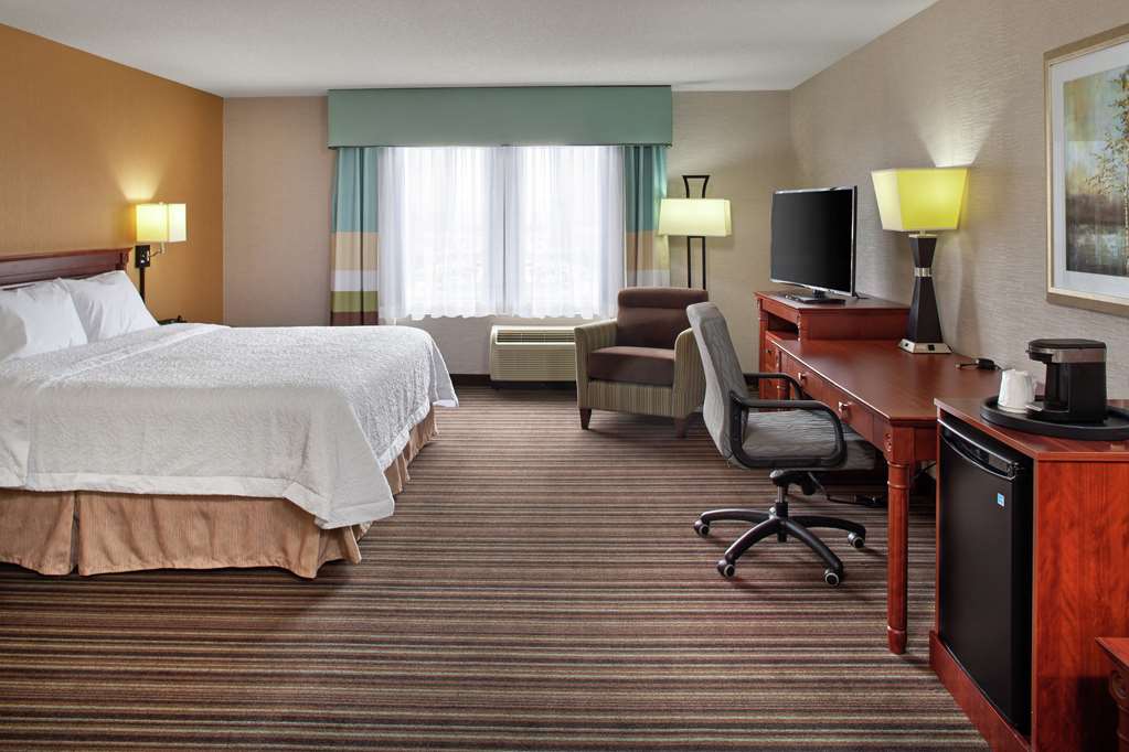 Images Hampton Inn & Suites by Hilton Toronto Airport