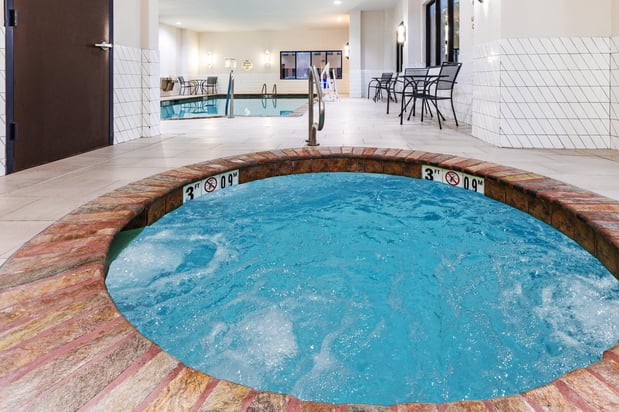 Images Holiday Inn & Suites Tulsa South by IHG