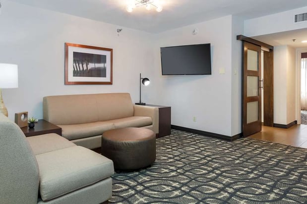 Images Embassy Suites by Hilton Dallas Love Field
