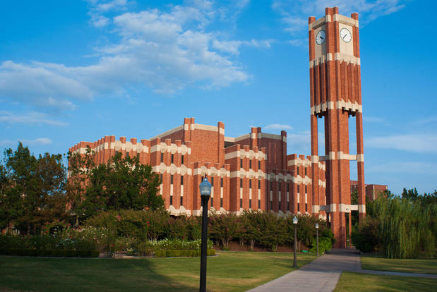 Images Holiday Inn Express & Suites Norman by IHG