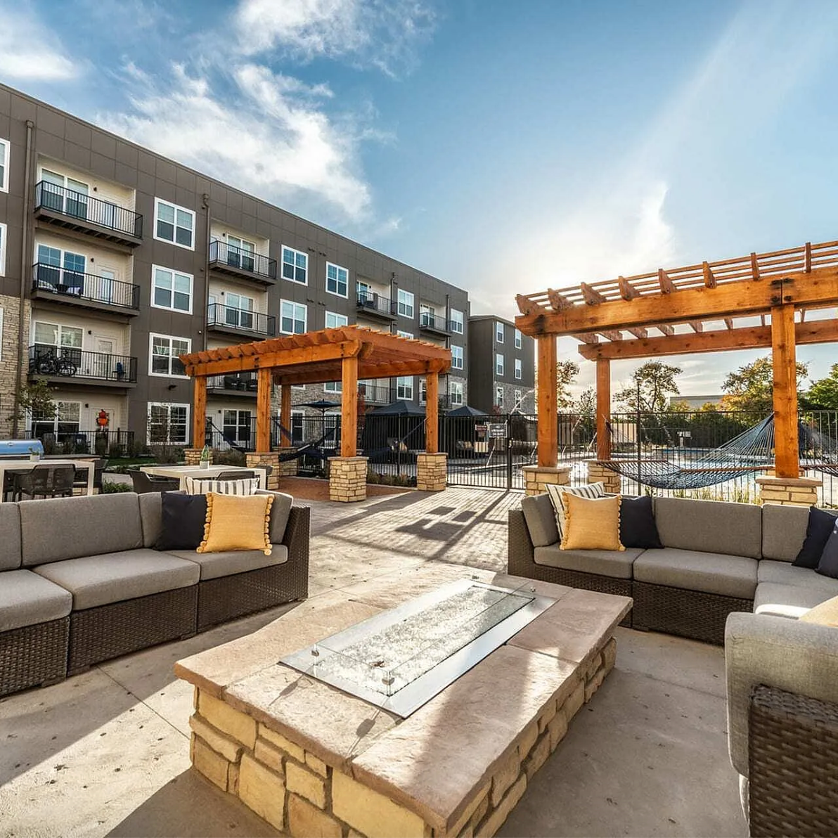 Courtyard | Rewind at Crest 