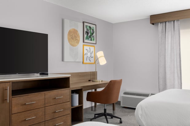 Images Holiday Inn Coralville - Iowa City by IHG